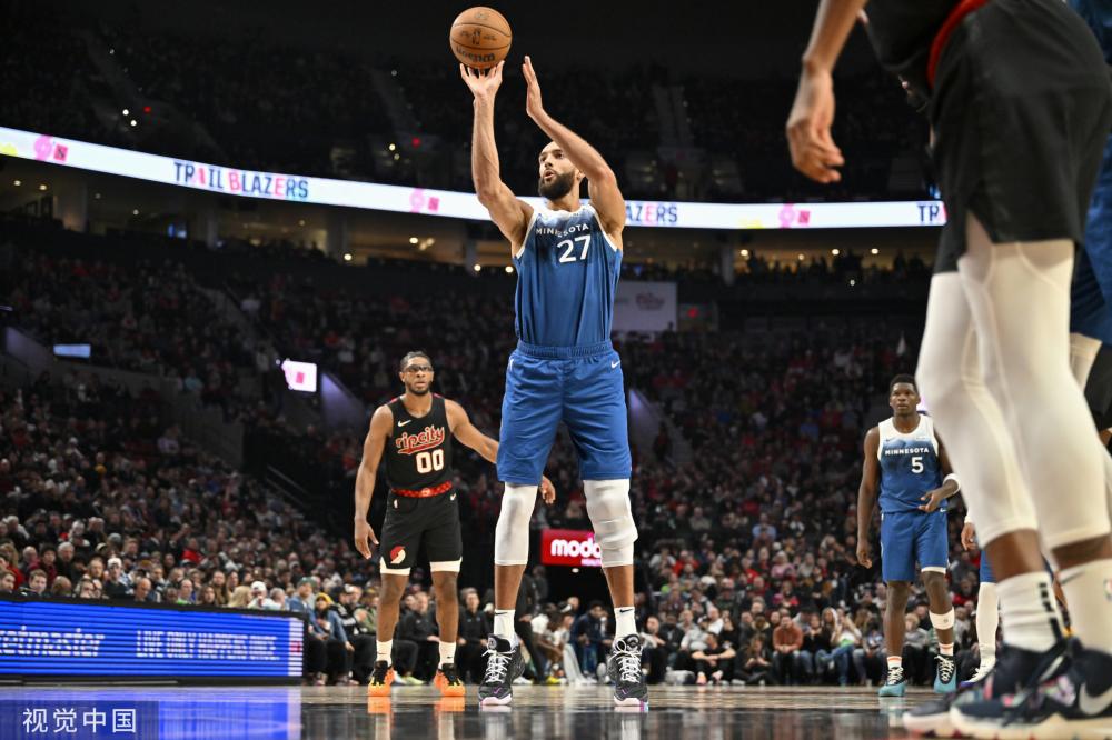 球逐渐走出 球逐渐走出